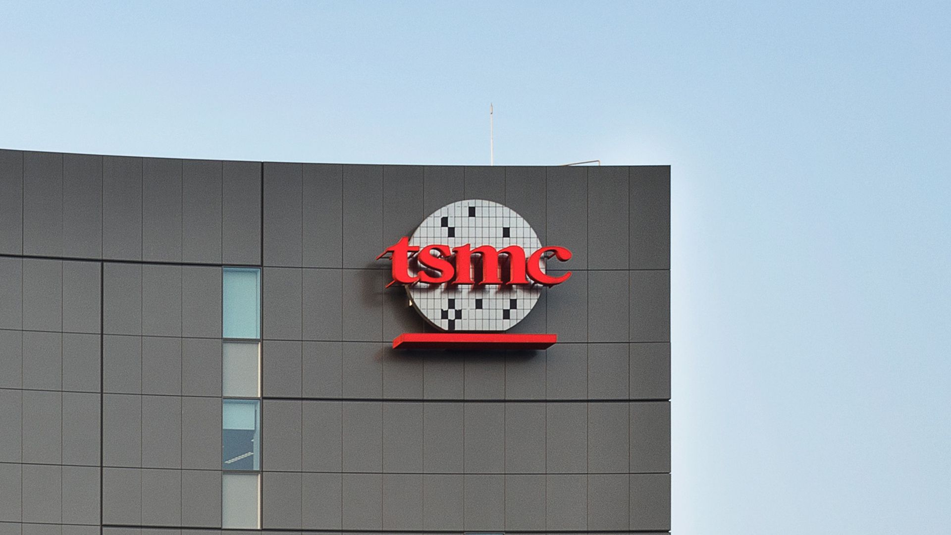 사막 풍경 속 TSMC 애리조나 거대 건설 현장 항공 드론 사진