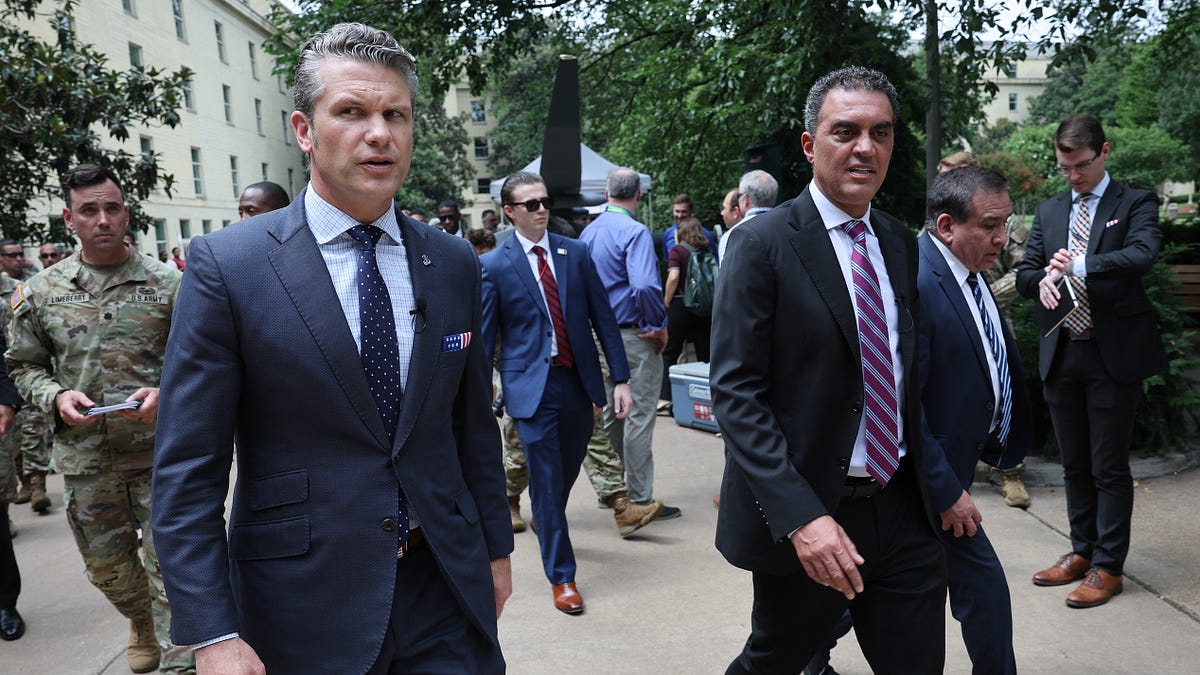 Sam Altman announcing OpenAI Pentagon deal amid Anthropic controversy