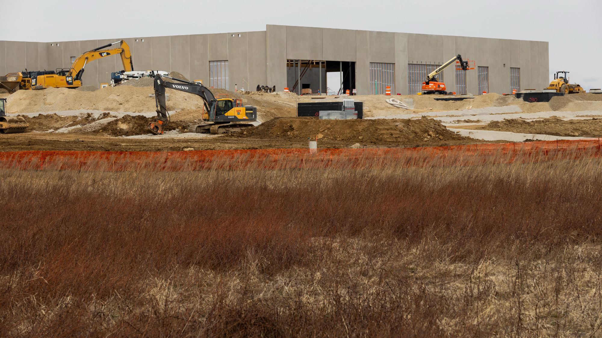 A photograph of the Maine State House building in Augusta.