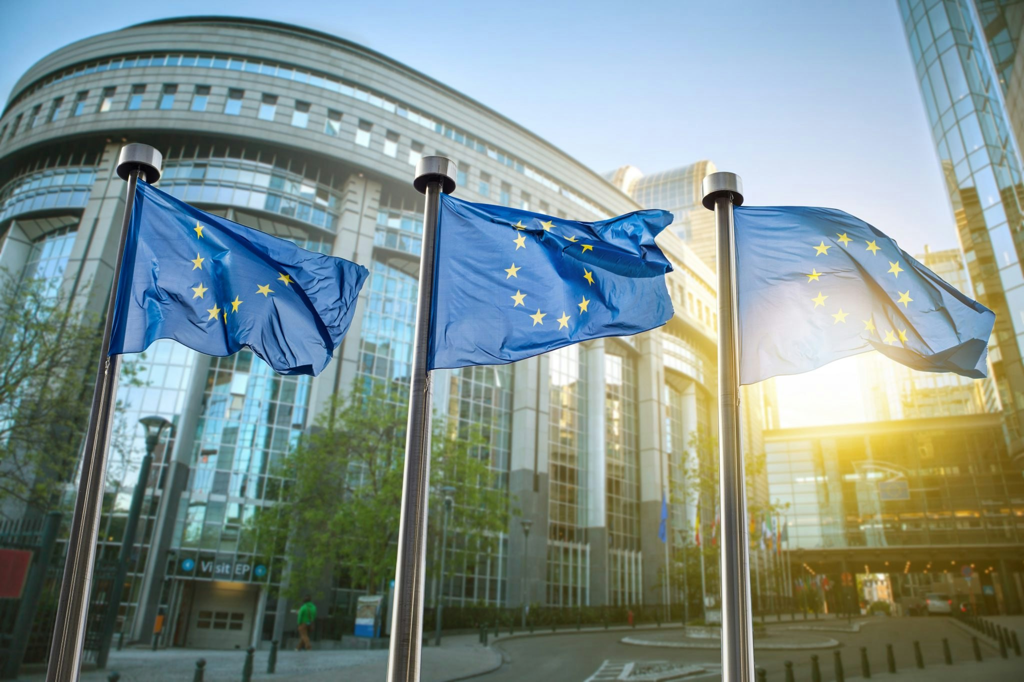 Broken EU funding pipeline with startups waiting in queue